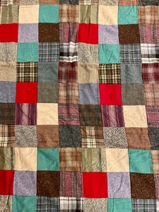 lot 311 image: Vintage Quilt