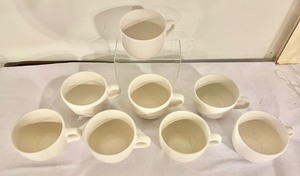 lot 292 image: 8 Outstanding Oversized Mugs