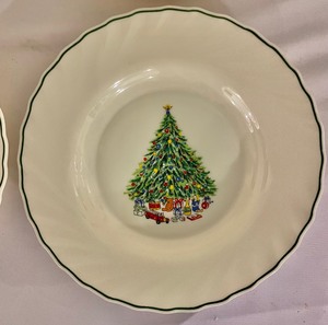lot 297 image: Noel Porcelle Plates by Salem