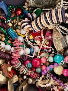 lot 303 image: Lot of Costume Jewelry