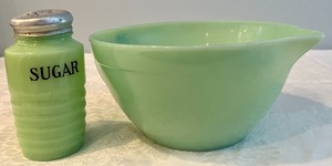 lot 328 image: Vintage Jadeite Sugar Canister and Fire King Jadeite Batter Bowl