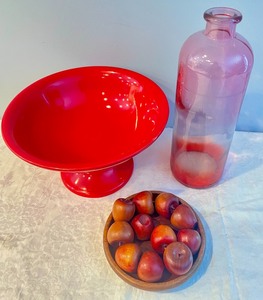 lot 334 image: Amazing Home Decor Grouping