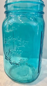 lot 325 image: Beautiful Blue Glass Grouping