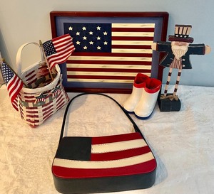 lot 326 image: Patriotic Lot