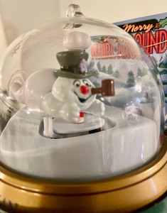 lot 365 image: Blockbuster Very Merry Whirl-Arounds Ornaments