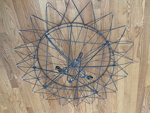 lot 392 image: Vintage Folding Wire Laundry Basket