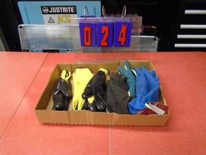 lot 24 image: Flat of gloves. As shown.