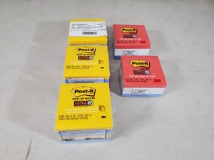 2,340 Post it Notes