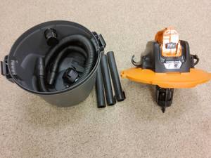 Ridgid 9-gal wet dry vac, 18v