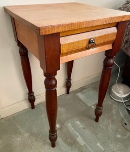 lot 24 image: Petite Single Drawer Accent Table
