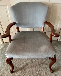 lot 29 image: Vintage Upholstered Arm Chair