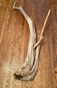 lot 101 image: Large Piece of Decorative Driftwood
