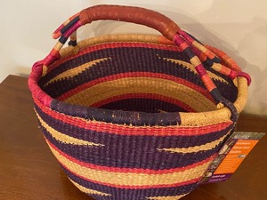 lot 58 image: Large Alaffia Handwoven Market Style  African Grass Basket