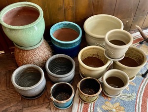 lot 120 image: Large Lot of a Variety of Pretty Planters