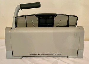 lot 109 image: Heavy Duty Swingline Hole Puncher