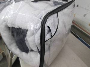 avery comforter set king UGG...