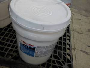 lot 5 image: 5 Gallon Pail BETCO Simplicity Clas...