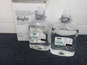 lot 11 image: Case of 2 - 2 Liter Jugs GOJO Green...