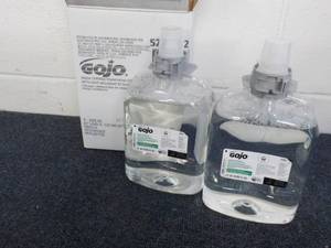 lot 15 image: Case of 2 - 2 Liter Jugs GOJO Green...
