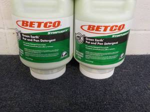 lot 17 image: Case of 2 - 4 lb. Jugs BETCO Green ...