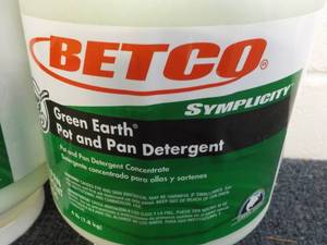 lot 18 image: Case of 2 - 4 lb. Jugs BETCO Green ...