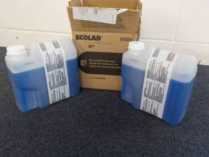 lot 28 image: Ecolab Case of 2 - 1.3 Liter Jugs U...