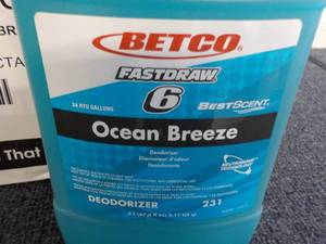 lot 31 image: Betco 2 Liter Bottle Fastdraw6 Best...