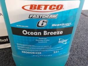 lot 32 image: Betco 2 Liter Bottle Fastdraw6 Best...