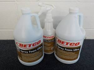lot 35 image: 2 Gallon Jugs Betco Spray Foam Ultr...
