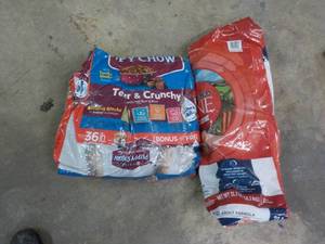 lot 117 image: Puppy Chow and Purina Dog Food...