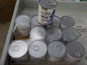 lot 121 image: Case of 12 - 13 oz Cans Purina Beyo...