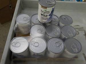 lot 126 image: Case of 12 - 13 oz Cans Purina Beyo...