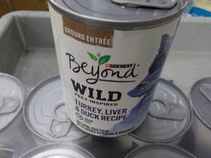 lot 127 image: Case of 12 - 13 oz Cans Purina Beyo...