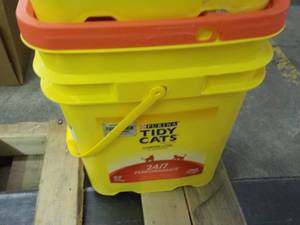 lot 133 image: 35 lb. Bucket Tidy Cats Purina Cat ...