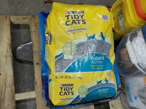 lot 139 image: 40 lb. Bag Purina Tidy Cats Clay Li...