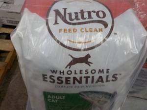 lot 149 image: 3 - 5 lb. Bags Nutro Cat Food...