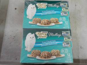 lot 157 image: 24 Cans Purina Fancy Feast Medleys ...