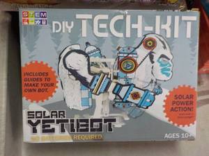 lot 170 image: DIY Tech Kit Solar Yetibot...