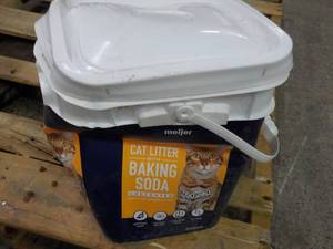 lot 135 image: Meijer Cat Liter with Baking Soda -...