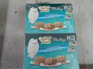 lot 159 image: 24 Cans Purina Fancy Feast Medleys ...