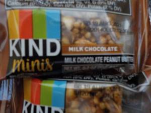 lot 292 image: 75 KIND Minis Milk Chocolate Protei...