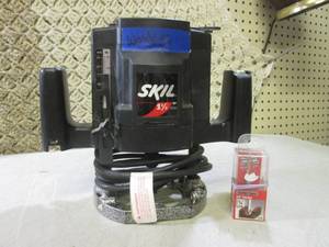 (BS) Skil Plunge Router with Extra ...