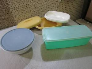 (D-3T) 3 Tupperware Containers...