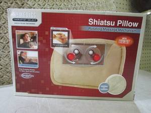 (EW4) Homedics Shiatsu Pillow with ...
