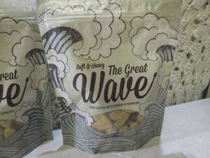 (B-3) The Great Wave Dog Treats Fis...