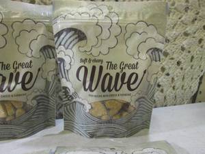 (B-3) The Great Wave Dog Treats Fis...