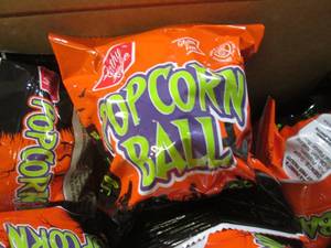 (A-4) Box of 40 Popcorn Balls Best ...