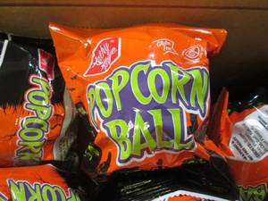 (A-4) Box of 40 Popcorn Balls Best ...