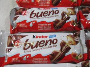 (B-1) 18 Kinder Bueno Candy Bars Pa...