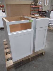 lot 333 image: WHOLESALE MIXED PALLET OF MISCELLANEOUS KITCHEN BASE AND WALL CABINETS